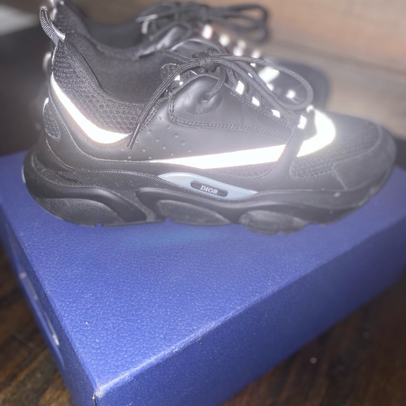 Only worn twice same box and tags that came with the sneakers - Picture 3 of 4